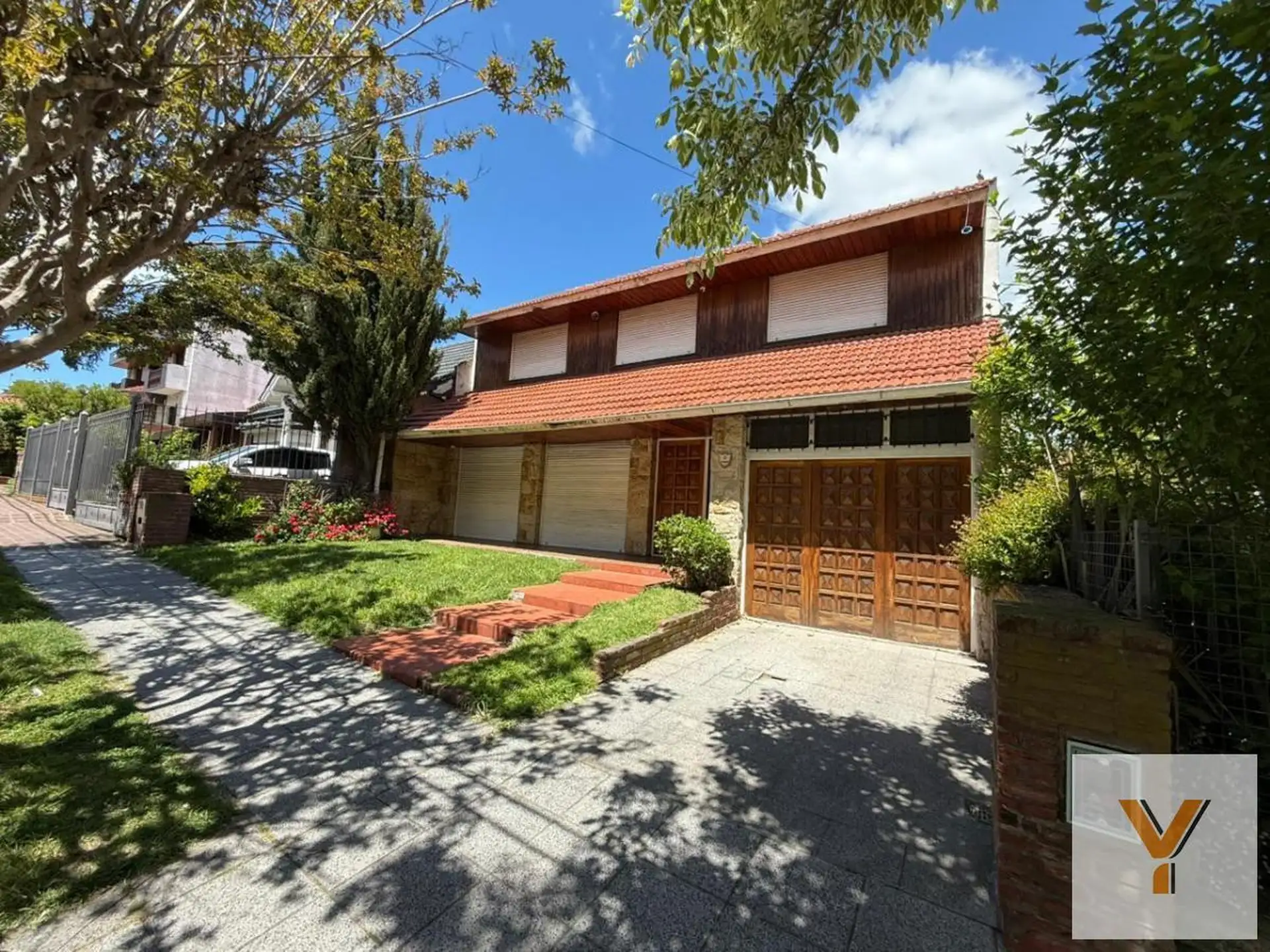 Casa en venta - 4 Dormitorios 5 Baños