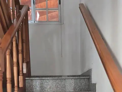 Casa 6 ambientes con 4 baños