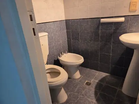 Departamento 5 ambientes con 2 baños