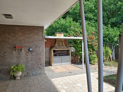 Casa 3 dorm centro cap bermudez patio parrillero