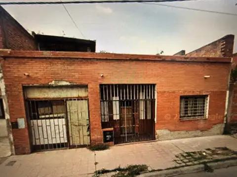 Casa 6 ambientes con 2 baños