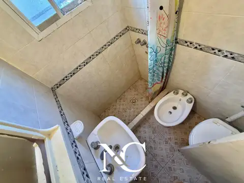 Casa 4 ambientes con 2 baños