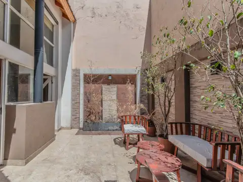 Casa de 5 ambientes con patio y parrilla
