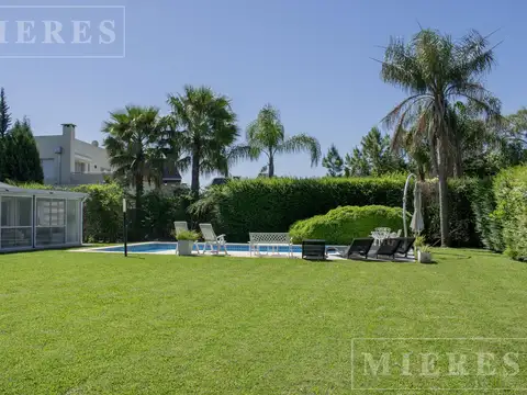 Casa en venta sobre lote interno en Barrio Las Lomas Haras Santa Maria, Loma Verde
