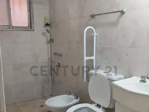 CASA EN VENTA HUDSON 4 AMBIENTES CON COCHERA