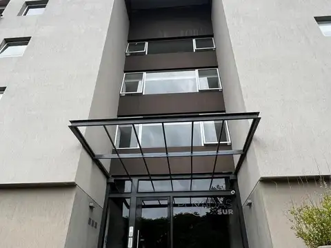 Av de los Lagos  al 3100