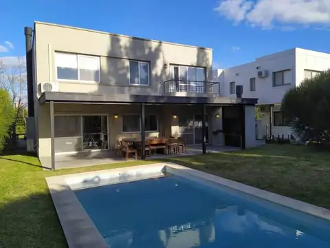 Alquiler Casa 3 Dormitorios Impecable en Los Sauces