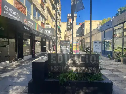 Martin y Omar e/Cosme Beccar y Rivadavia