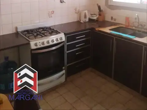 Excelente casa 3 AMB c/ Entrada vehiculos s/ Lote 450m2