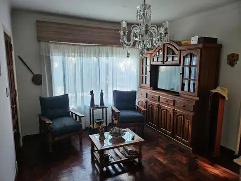 VENTA CASA 4 AMB JARDÍN Y COCHERA - CIUDAD JARDÍN