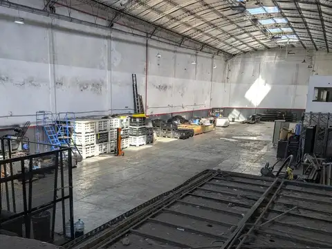 Galpon en Alquiler 17  mts Frente