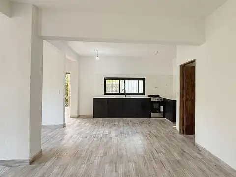 Venta Casa Refaccionada a nueva Las Lomas de San Isidro 3 amb con Jardin posibilidad de ampliar