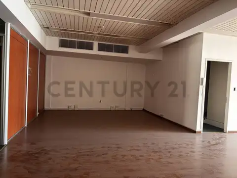 Oficina 6 ambientes con 2 baños