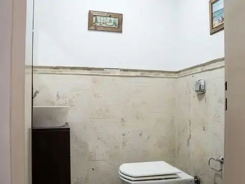 Casa 5 ambientes con 3 baños