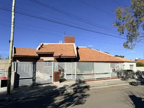 Casa en venta Km 3 - Terreno de calle a calle