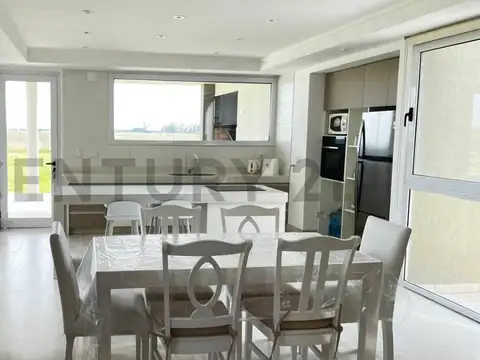 Casa 5 ambientes con 3 baños