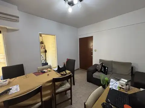 DOS AMBIENTES LATERAL EN MITRE Y ACUÑA