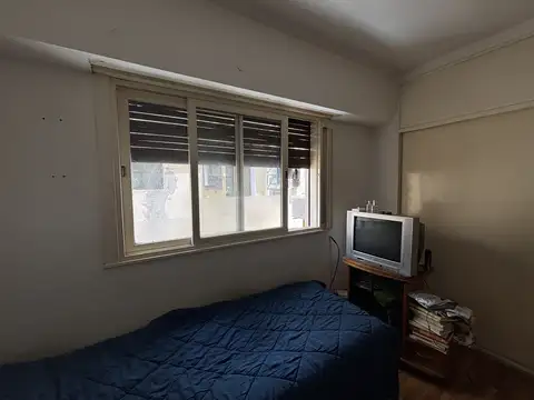 DOS AMBIENTES LATERAL EN MITRE Y ACUÑA