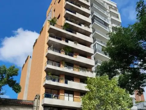 San Luis  2539 7/8 A - VENTA Departamento Dúplex 4 Dormitorios con Patio