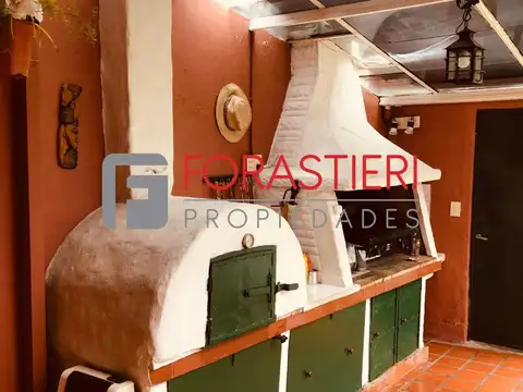 Casa 7 ambientes con 4 baños