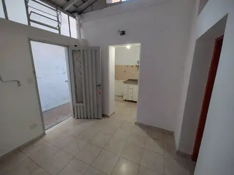 Depto Tipo Casa en Alquiler de 2 ambientes
