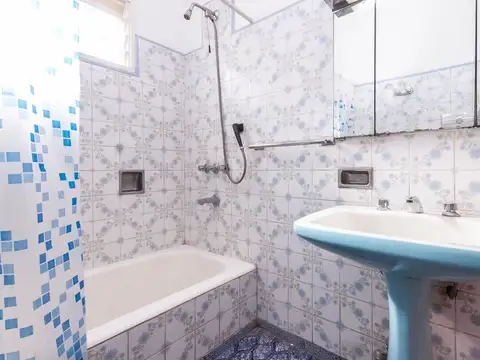 Depto Tipo Casa en Venta 50 años