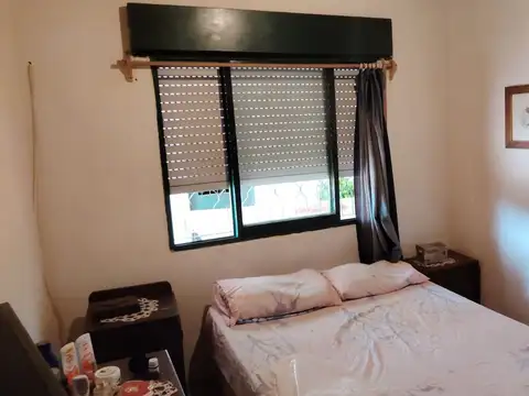 Casa 5 ambientes con 1 baño