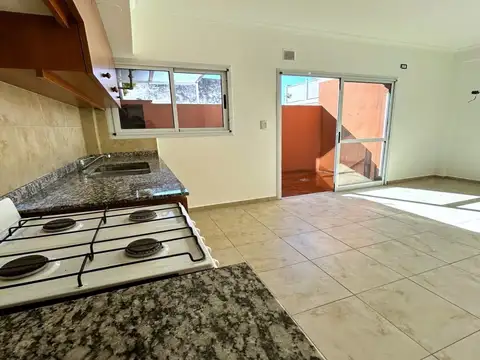 Depto Tipo Casa en Venta 8 años