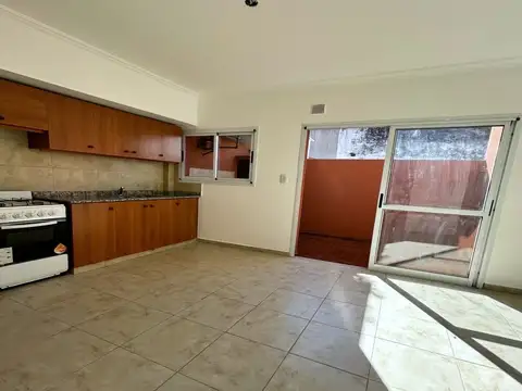 VENTA PH 2 AMBIENTES CON DOS PATIOS BANFIELD