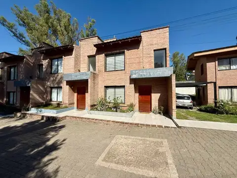 VENTA CASA VILLA BELGRANO 3 DORM EN HOUSING