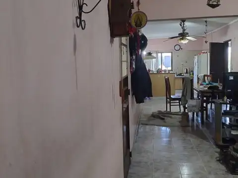 Casa 4 ambientes con 1 baño