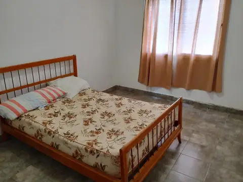 Casa 4 ambientes con 1 baño