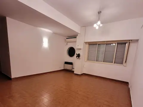 9 De Julio 100, Piso 1