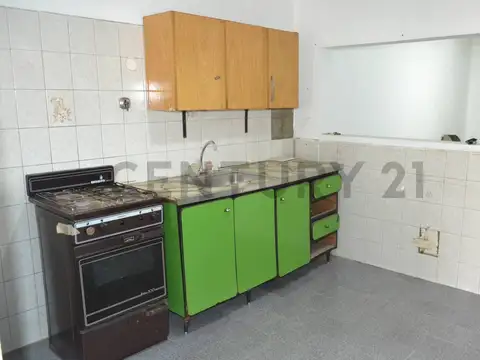 Casa 4 ambientes con 1 baño