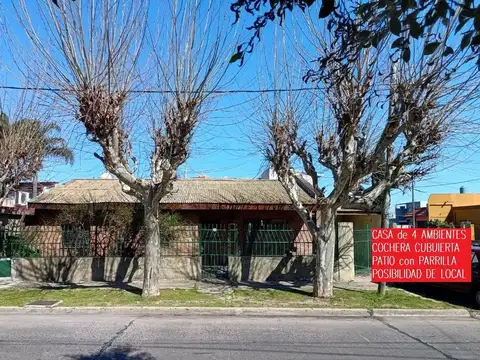 CASA EN VENTA 4 AMB CON LOCAL, PATIO  Y COCHERA