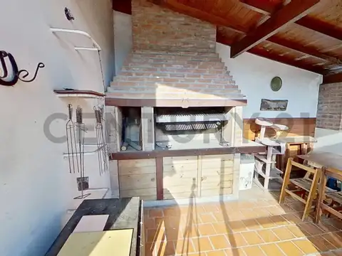 Casa 5 Ambientes con Terraza, Quincho y Cochera VILLA LURO