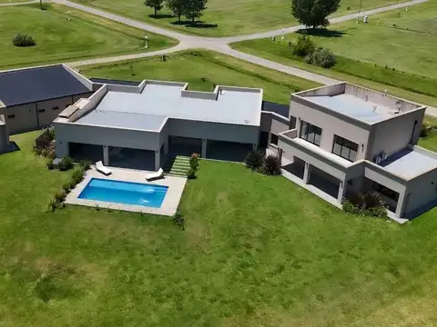 Venta casa Chascomus 6 ambientes Pileta