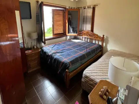 Venta casa chalet 5 ambientes 3 baños parque