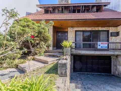 VENTA CHALET 6 AMB C/QUINCHO GARAGE en HAEDO NORTE