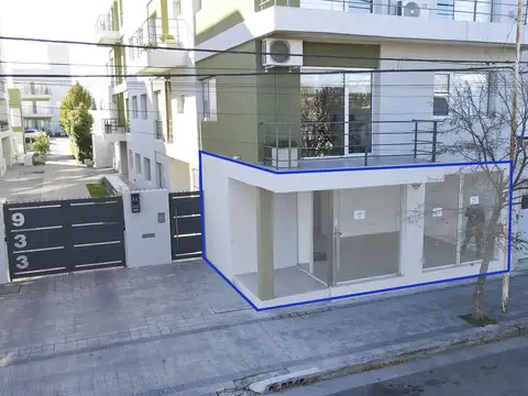 LOCAL EN VENTA TANDIL AL FRENTE SEMI CENTRO