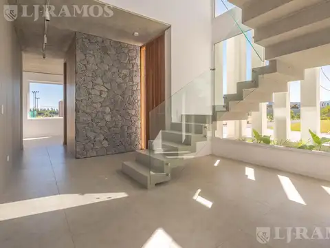 Casa a estrenar en venta en Carpinchos - Nordelta