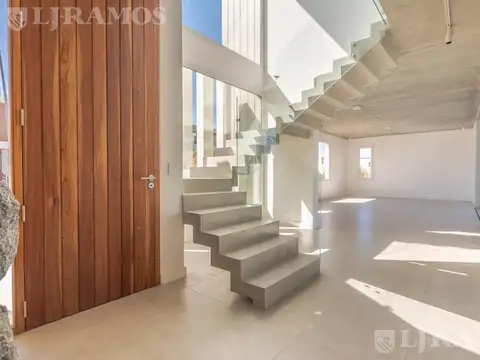 Casa a estrenar en venta en Carpinchos - Nordelta