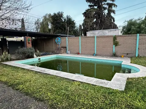Casa en Venta con 2 cocheras