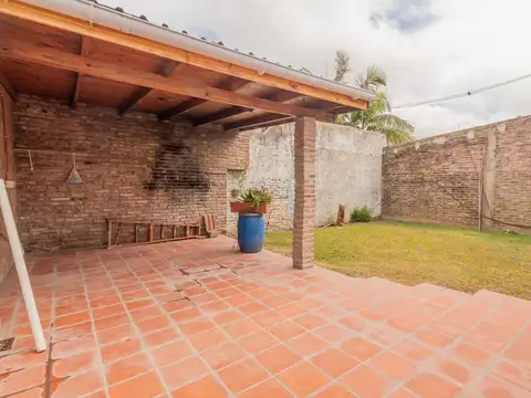 Casa 4 ambientes con 1 baño