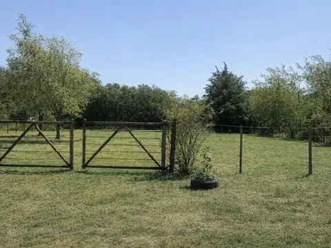 GRAN TERRENO CON PLATEA EN VILLA QUILLINZO 943M2