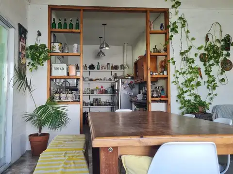 Casa en Venta con 3 cocheras