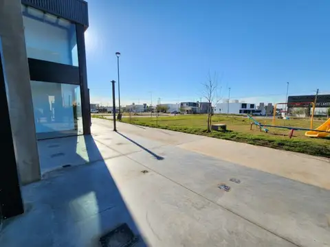 AVENIDA LA DONOSA - LOCAL COMERCIAL 4 100