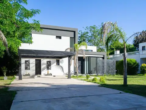 CASA 6 AMBIENTES VENTA BARRIO EL OMBU A ESTRENAR