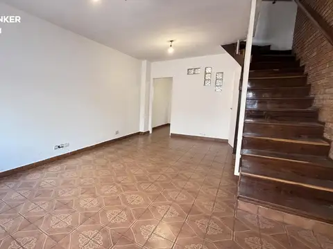 Depto Tipo Casa en Venta en Ramos Mejía Sur, USD 99.000