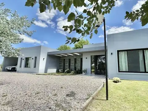 Casa en venta en La Primavera, Lujan